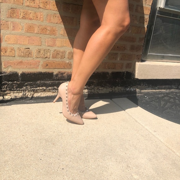 Steve Madden Shoes - Steve Madden Nude Patent Leather Pumps